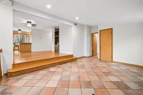 10 Laurel Trl, Kinnelon, NJ 07405 photo 5