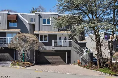 376 Kenwood St #9, Englewood, NJ 07631