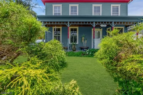 135 Main St, Hampton, NJ 08827