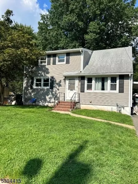 113 Vine St, Roselle, NJ 07203