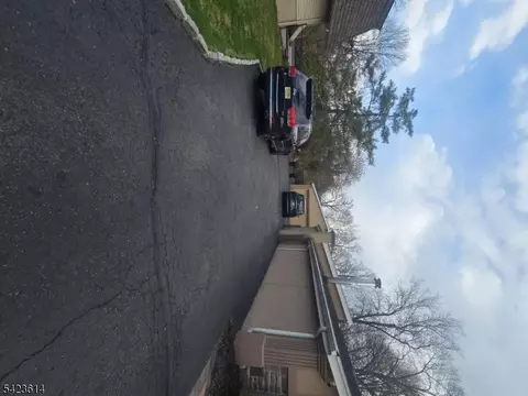 6 Wills Ave, Wayne, NJ 07470 photo 3