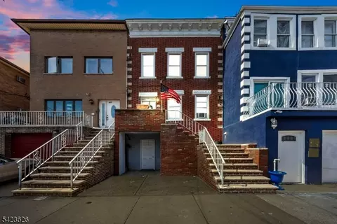 659 Kennedy Blvd, Bayonne, NJ 07002