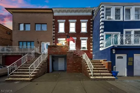 659 Kennedy Blvd, Bayonne, NJ 07002