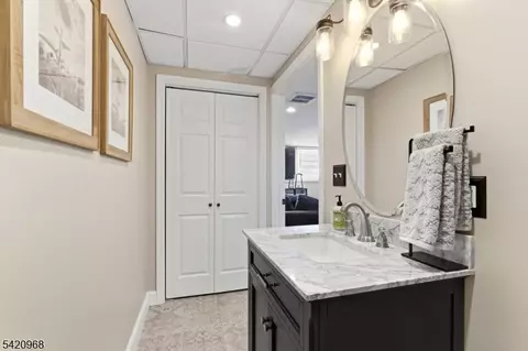 Bath - 97 Mount Rascal Rd, Hackettstown, NJ 07840 photo 3 of 3