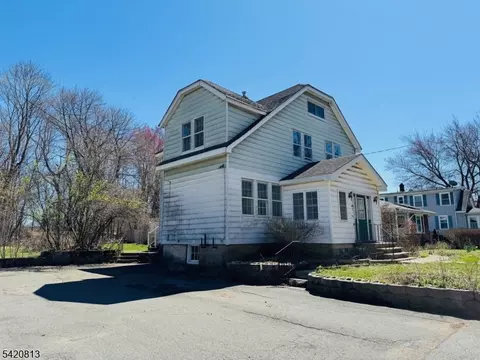 16 Canfield Ave, Mine Hill, NJ 07803