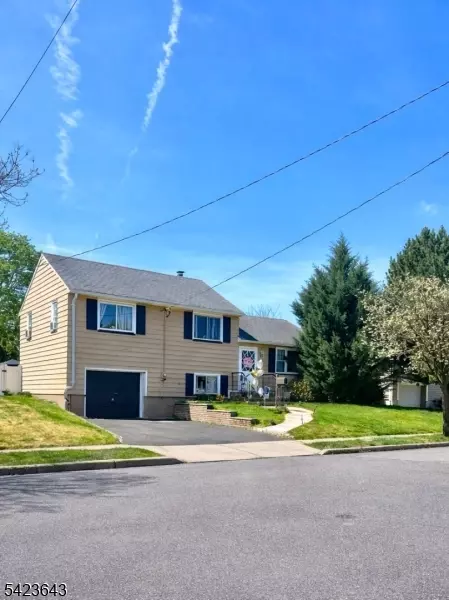 105 Howard Ave, Clifton, NJ 07013