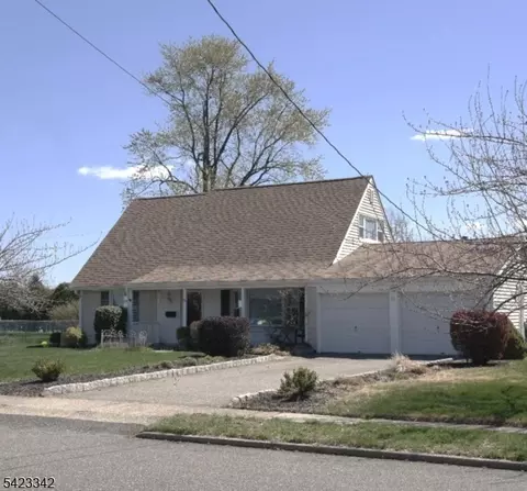 13 Summerall Rd, Somerset, NJ 08873