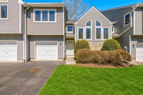 14 Braemar Dr, Rockaway, NJ 07866