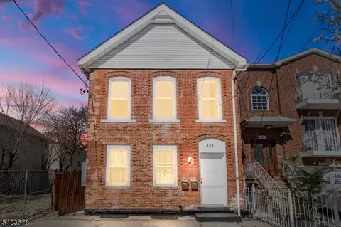 435 S 17th St, Newark, NJ 07103