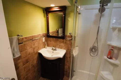 Bath - 58 William St, Dover, NJ 07801 photo 4 of 4
