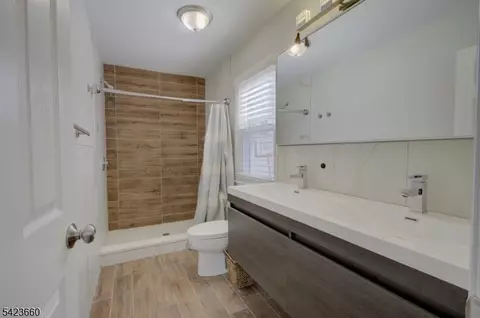 Bath - 15 John St, Passaic, NJ 07055 photo 3 of 3