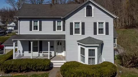 27 Edison Ave, Ogdensburg, NJ 07439