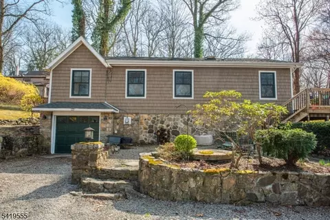 23 Ridge Trl, Kinnelon, NJ 07405