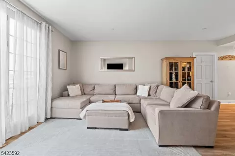 100-31 Shearwater Ct #31, Jersey City, NJ 07305