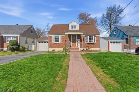 201 Floyd St, Belleville, NJ 07109