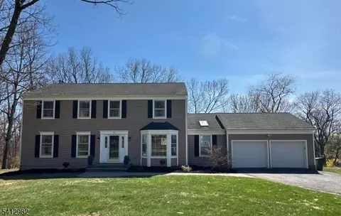 51 Winay Ter, Long Valley, NJ 07853
