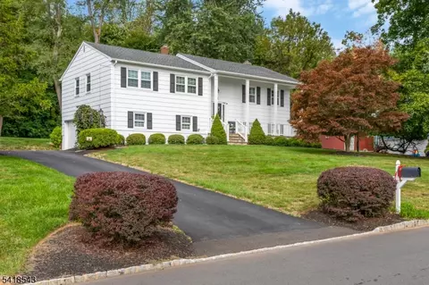 8 Beechwood Rd, Basking Ridge, NJ 07920