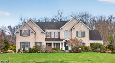 2 Stone Forge Rd, Green Twp, NJ 07821