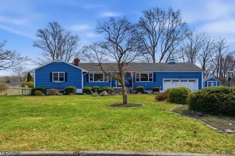 4 Glencove Rd, Morris Plains, NJ 07950
