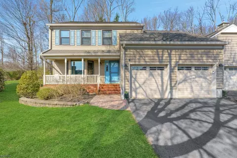 9 Forest Dale Dr, Morristown, NJ 07960