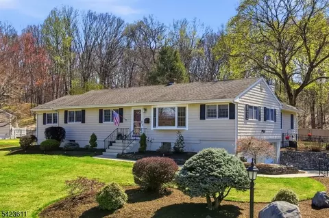 165 Page Dr, Oakland, NJ 07436