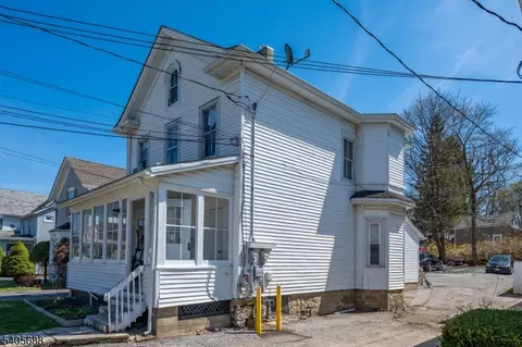 45 Madison St, Newton, NJ 07860