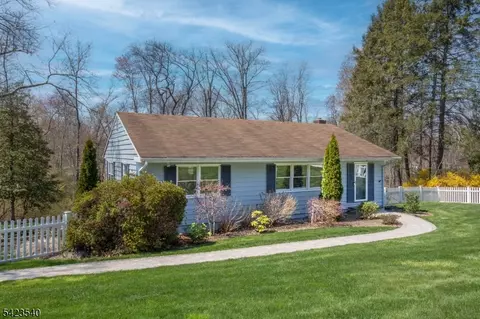 64 W Rayburn Rd, Millington, NJ 07946