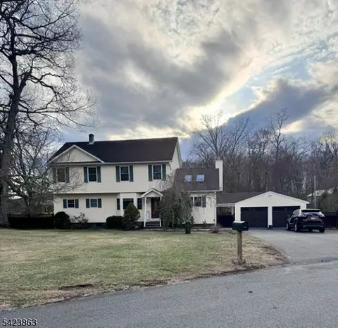 1 Field Ct, Oak Ridge, NJ 07438
