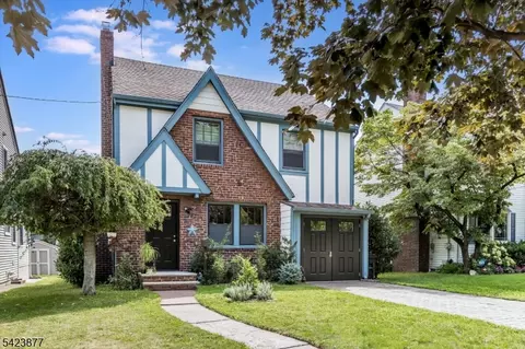 29 Newell Dr, Bloomfield, NJ 07003