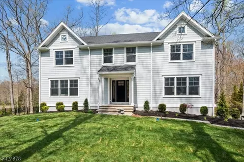 33 Hampton Rd, Chatham Twp, NJ 07928
