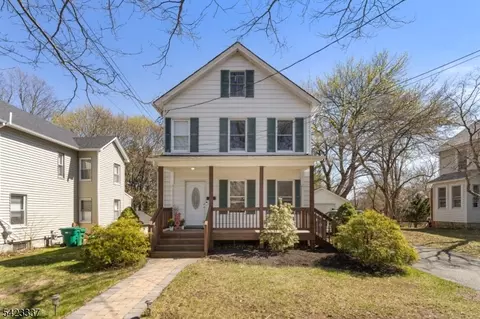 33 Woodside Ave, Newton, NJ 07860