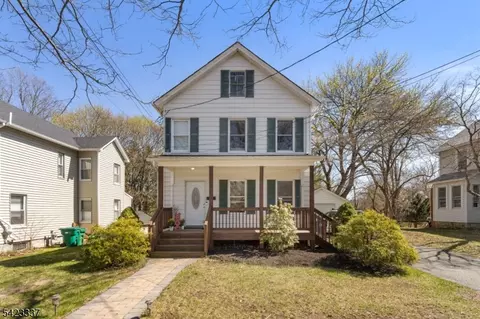 33 Woodside Ave, Newton, NJ 07860