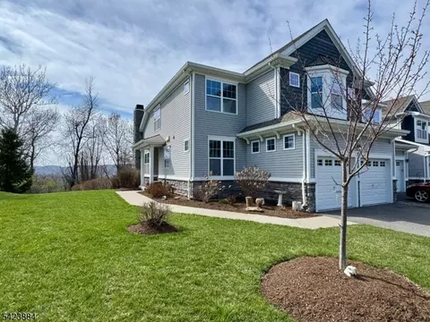 5 Indigo Rd, Hackettstown, NJ 07840