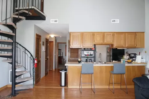 4 Greg Norman Ct #4, Vernon, NJ 07462