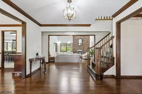 34 Knollcroft Rd, Basking Ridge, NJ 07920