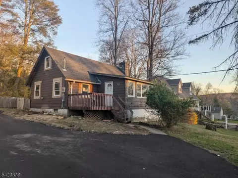 18 Wallkill Dr, Sussex, NJ 07461