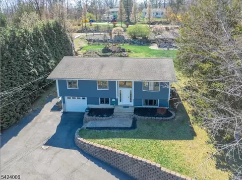 19 Valley Dr W, Glenwood, NJ 07418