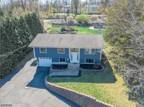 19 Valley Dr W, Glenwood, NJ 07418