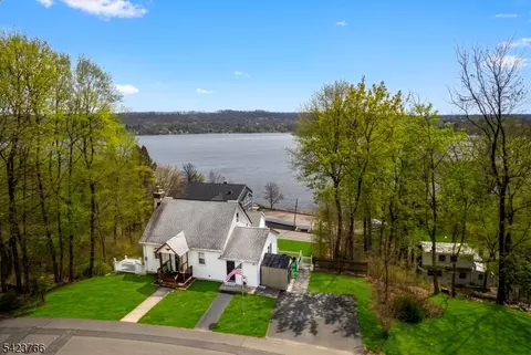 6 Lakeview Ter, Stanhope, NJ 07874