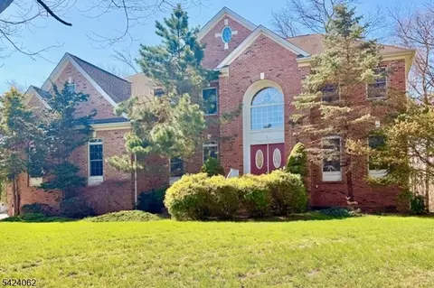 1 Schindler Ln, Monroe Township, NJ 08831