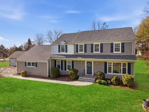 52 Country Squire Way, Somerville, NJ 08876