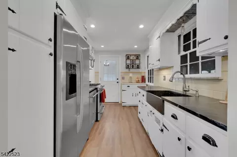 369 Union Ave, Middlesex, NJ 08846 photo 11