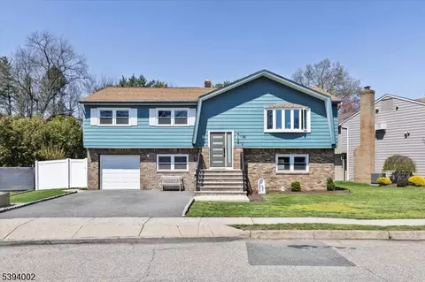 30 Melissa Dr, Totowa, NJ 07512