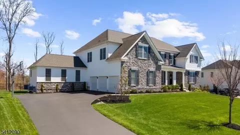 9 Donna Dr, Flemington, NJ 08822 photo 3