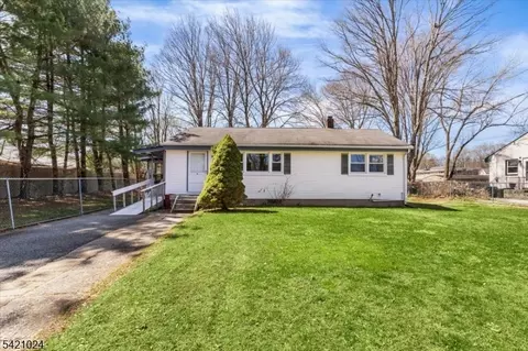 191 Lindley Ct, Andover, NJ 07821