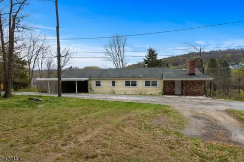 41 Swartswood Rd, Newton, NJ 07860