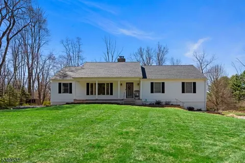 60 W Springtown Rd, Long Valley, NJ 07853