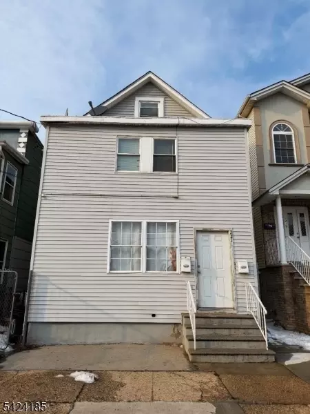 221 Center St, Elizabeth, NJ 07202