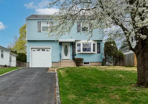 18 Highfield Ln, Cedar Grove, NJ 07009