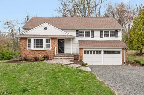 9 Red Hill Rd, Warren, NJ 07059